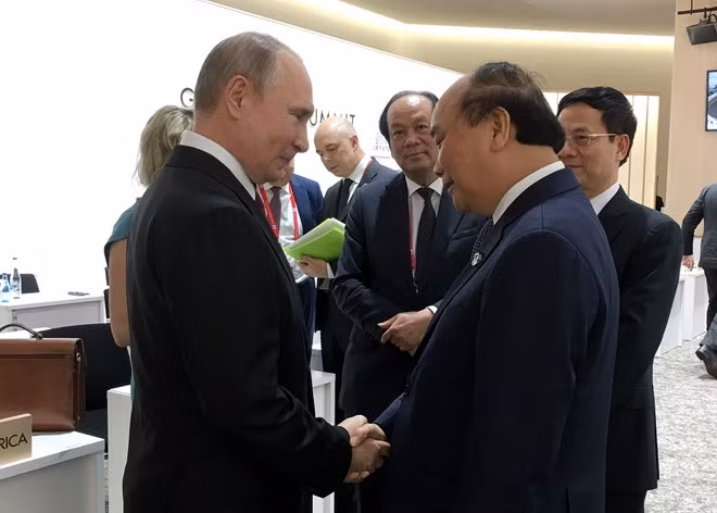 Thủ tướng Chính phủ Nguyễn Xuân Phúc đã gặp và hội kiến với các Tổng thống Nga. Ảnh: TTXVN Thủ tướng Chính phủ Nguyễn Xuân Phúc đã gặp và hội kiến với các Tổng thống Nga. Ảnh: TTXVN
