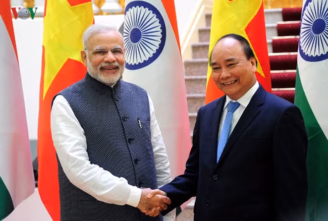 Thủ tướng Nguyễn Xuân Phúc đón và hội đàm với Thủ tướng Ấn Độ Narendra Modi nhân chuyến thăm của ông đến Việt Nam năm 2016. Ảnh: VOV Thủ tướng Nguyễn Xuân Phúc đón và hội đàm với Thủ tướng Ấn Độ Narendra Modi nhân chuyến thăm của ông đến Việt Nam năm 2016. Ảnh: VOV