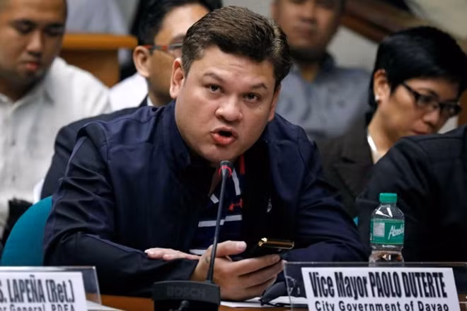 Con trai Tổng thống Philippines tuyên bố từ chức. Ảnh: Reuters