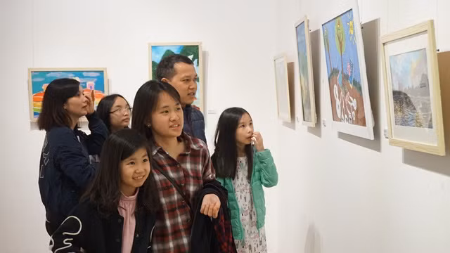 Triển lãm Tìm về 2017 được diễn ra từ ngày 11 đến 17-3 tại Hà Nội với hoạt động chính là trưng bày ảnh cùng nhiều buổi workshop và trò chuyện cởi mở về nghệ thuật và trải nghiệm hội họa. Triển lãm Tìm về 2017 được diễn ra từ ngày 11 đến 17-3 tại Hà Nội với hoạt động chính là trưng bày ảnh cùng nhiều buổi workshop và trò chuyện cởi mở về nghệ thuật và trải nghiệm hội họa.
