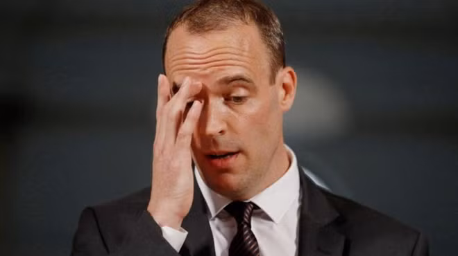 Bộ trưởng phụ trách Brexit Dominic Raab đột ngột tuyên bố từ chức. Ảnh: Reuters