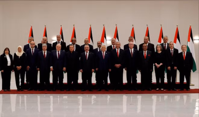 Chính phủ mới của Palestines ngày 13-4 (giờ địa phương) đã chính thức tuyên thệm nhậm chức nhiệm kỳ mới. Ảnh: Reuters