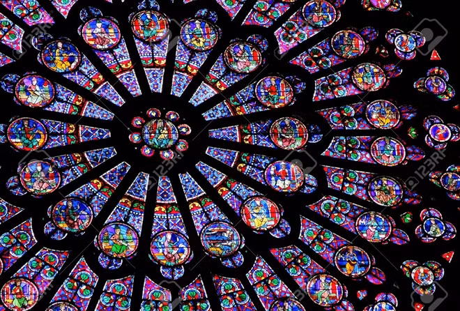Những điều chưa biết về Nhà thờ Đức Bà Paris - Trái tim của nước Pháp ảnh 2