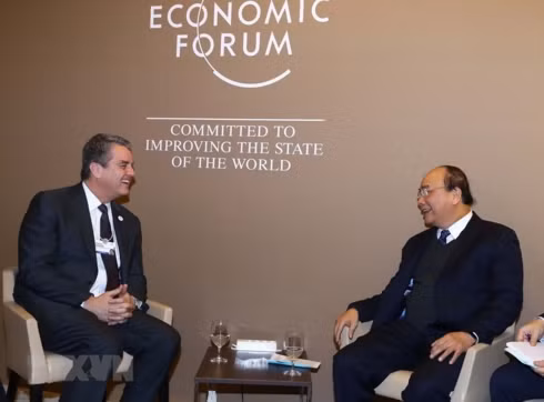 Thủ tướng Nguyễn Xuân Phúc hội kiến Tổng Giám đốc WTO Roberto Azevêdo. Ảnh: VNA