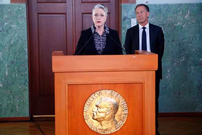 Chủ tịch Ủy ban Nobel Na Uy Berit Reiss-Andersen công bố giải Nobel Hòa bình 2017. Ảnh: Reuters