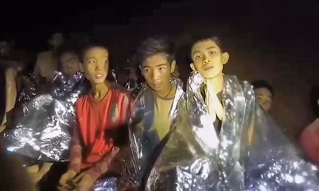 Lần lượt từng cậu bé giới thiệu về mình trong clip. Ảnh: SEAL Lần lượt từng cậu bé giới thiệu về mình trong clip. Ảnh: SEAL