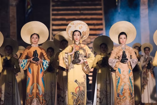 Hoa hậu Đỗ Mỹ Linh.