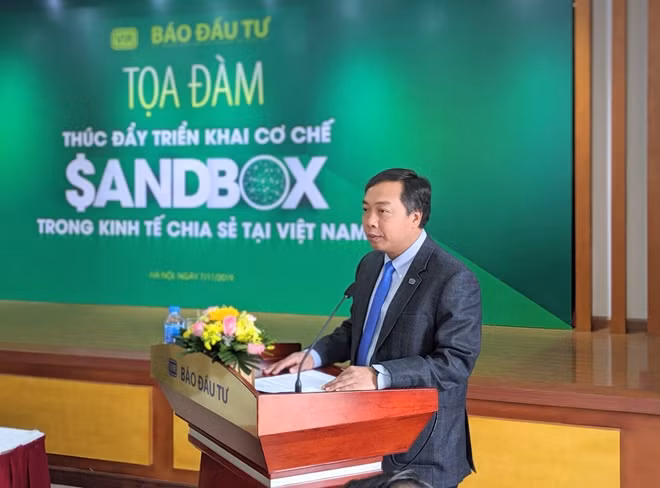 Ông Lê Trọng Minh, Tổng Biên tập Báo Đầu tư phát biểu tại buổi tọa đàm.