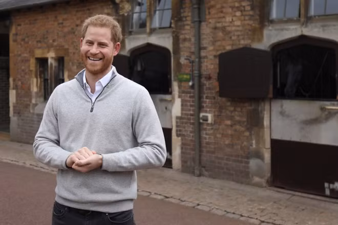 Hoàng tử Harry vui mừng thông báo về sự ra đời của con trai đầu lòng. Ảnh: BBC