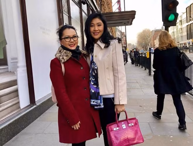 Hai bức ảnh chứng minh bà Yingluck đang ở Anh Quốc. Ảnh: Twitter