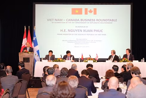 Thủ tướng Nguyễn Xuân Phúc phát biểu tại buổi tọa đàm Doanh nghiệp Việt Nam-Canada. Ảnh: VGP/Quang Hiếu