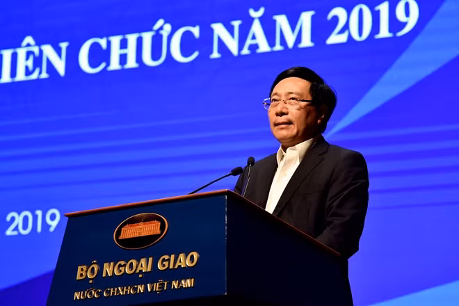 Phó Thủ tướng, Bộ trưởng Ngoại giao Phạm Bình Minh phát biểu chỉ đạo hội nghị.