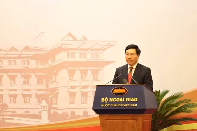 Phó Thủ tướng, Bộ trưởng Bộ Ngoại giao phát biểu khai mạc hội nghị.