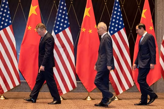 Trưởng phái đoàn Mỹ và Trung Quốc xuất hiện trong một cuộc đàm phán. Ảnh: Reuters