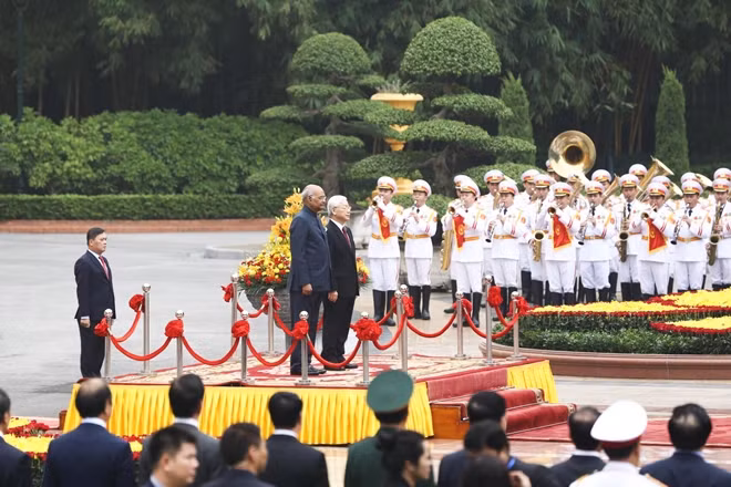 Nhận lời mời của Tổng Bí thư, Chủ tịch nước Nguyễn Phú Trọng, Tổng thống Ấn Độ Ram Nath Kovind và Phu nhân bắt đầu thăm cấp Nhà nước tới Việt Nam từ ngày 18 đến 20-11. Đây là chuyến thăm cấp Nhà nước đầu tiên của Tổng thống Ấn Độ Ram Nath Kovind tới Việt Nam và cũng là chuyến thăm đầu tiên đến khu vực châu Á kể từ khi ông nhậm chức Tổng thống vào tháng 7-2017.