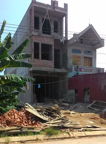 Cơ ngơi của anh Cường đang được xây dựng. Cơ ngơi của anh Cường đang được xây dựng.