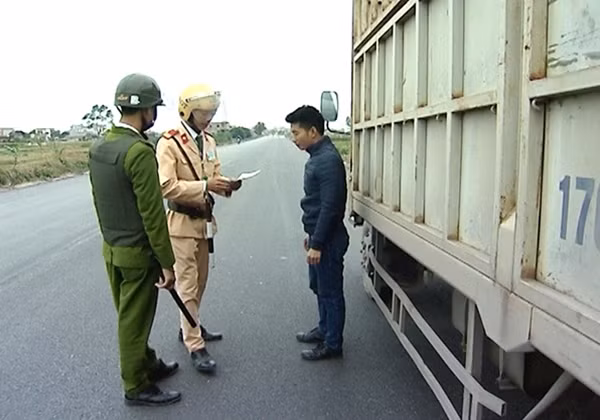 Công an huyện Quỳnh Phụ đảm bảo ATGT, ANTT trên địa bàn.