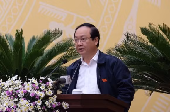 Phó Chủ tịch UBND TP Hà Nội Nguyễn Thế Hùng trình bày vấn đề quy hoạch nước sạch của Hà Nội. Phó Chủ tịch UBND TP Hà Nội Nguyễn Thế Hùng trình bày vấn đề quy hoạch nước sạch của Hà Nội.
