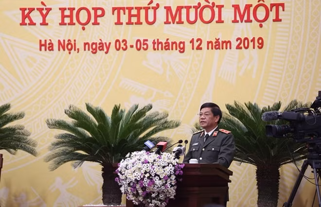 Giám đốc Công an TP Hà Nội trả lời chất vấn.