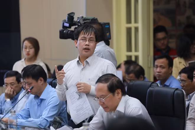 TS Mai Văn Khiêm, Giám đốc Trung tâm dự báo Khí tượng thuỷ văn Quốc gia cảnh báo mức độ nguy hiểm của bão số 6.