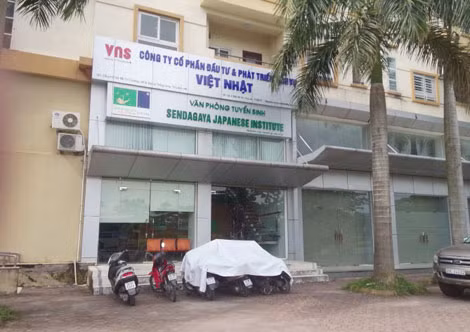 Trụ sở Công ty CP Đầu tư và Phát triển dịch vụ Việt Nhật (tầng 1, nhà CT3B Mễ Trì Thượng, số 10 đại lộ Thăng Long, Hà Nội).