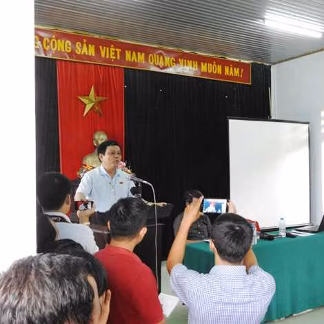 Ông Hoàng Đức Thắng, Trưởng Đoàn Đại biểu Quốc hội Quảng Trị hứa tiếp thu, báo cáo ý kiến của người dân với UBND tỉnh giải quyết.