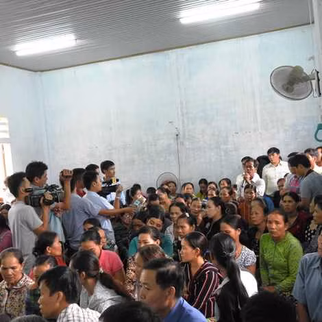 Người dân không đồng tình với trả lời của ông Khoa.