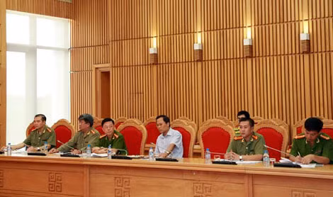 Các đại biểu tham dự buổi họp báo.