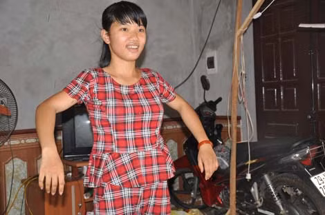 Dù trải qua 2 cuộc phẫu thuật nhưng Hằng vẫn không thể trở lại bình thường.