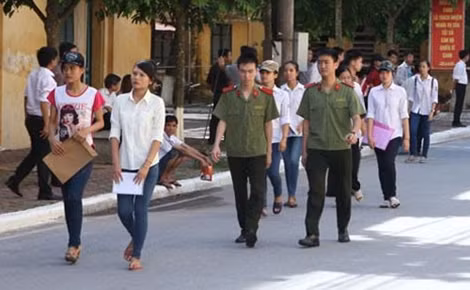 Thí sinh xét tuyển vào các trường CAND năm 2015.