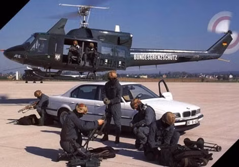 Nhóm Bảo vệ biên giới số 9 (GSG-9).