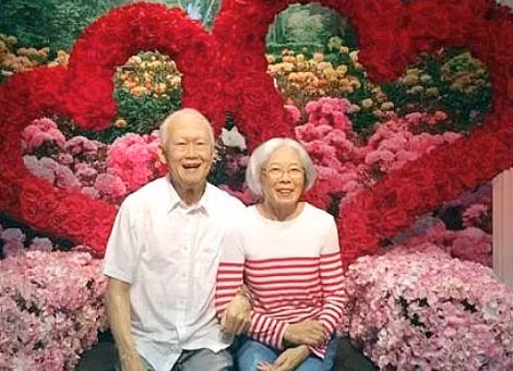 Chuyện tình Lý Quang Diệu - Kha Ngọc Chi có nhiều yếu tố lãng mạn, đầy ắp những kỷ niệm và chan chứa tình cảm. Chuyện tình Lý Quang Diệu - Kha Ngọc Chi có nhiều yếu tố lãng mạn, đầy ắp những kỷ niệm và chan chứa tình cảm.