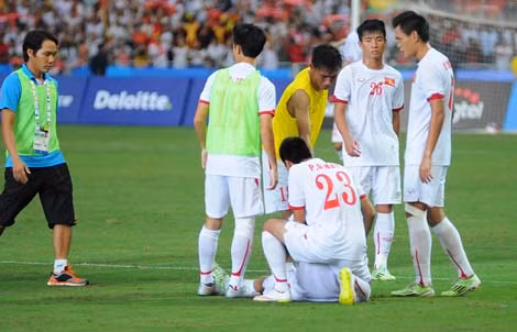 Hy vọng các cầu thủ Việt Nam sớm đứng dậy sau một SEA Games tan giấc mơ vàng. (Ảnh: H.M.).