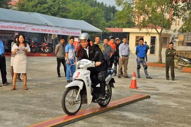 Cách tuyên truyền ATGT hấp dẫn và độc đáo ảnh 3