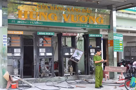Hiện trường nổ cây xăng Hùng Vương, TP Sóc Trăng sáng 25/12.
