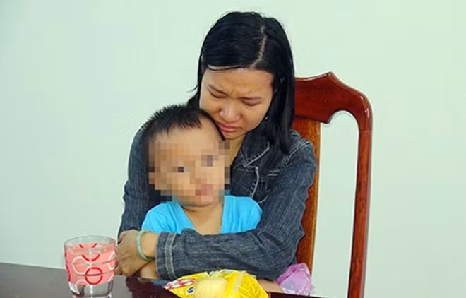 Nguyễn Thị Tuyết Trinh tại Cơ quan điều tra. Ảnh: C.A