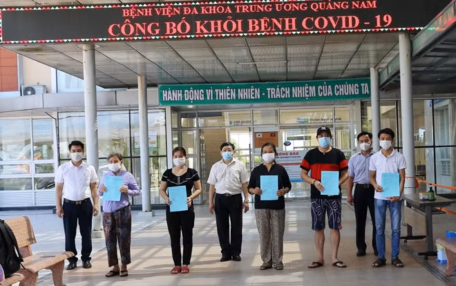 5 bệnh nhân COVID-19 được ra viện tại BVĐK Trung ương Quảng Nam.