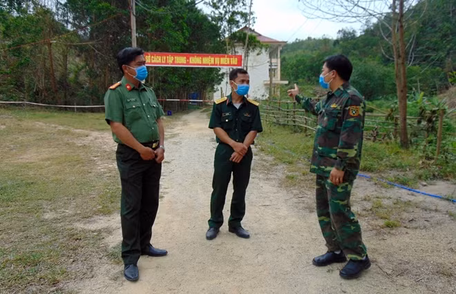 Lực lượng Công an tham gia tại 1 điểm cách ly tập trung của huyện Tây Giang.