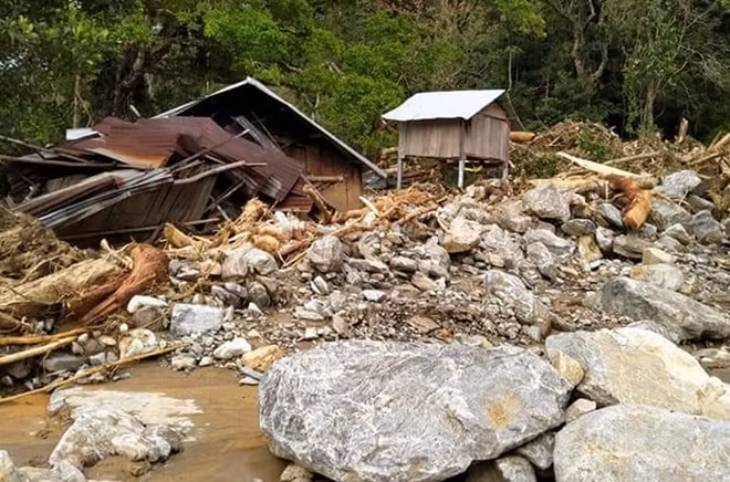 Hiện trường xảy ra trận lũ quét khiến 11 người mất tích tại thôn 3, xã Phước Lộc.