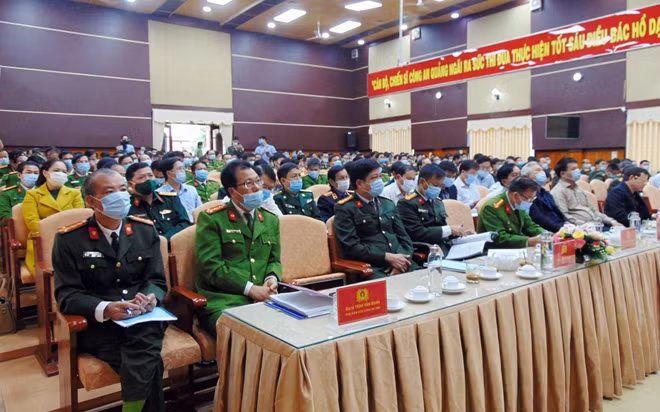 Các đại biểu tại hội nghị.