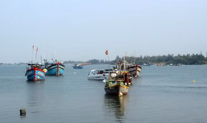 Việc tìm kiếm 2 nạn nhân còn mất tích vẫn đang được triển khai khẩn trương.