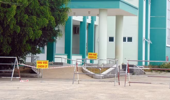 Quảng Nam đang cách ly 11 người trốn viện ở Đà Nẵng trở về.