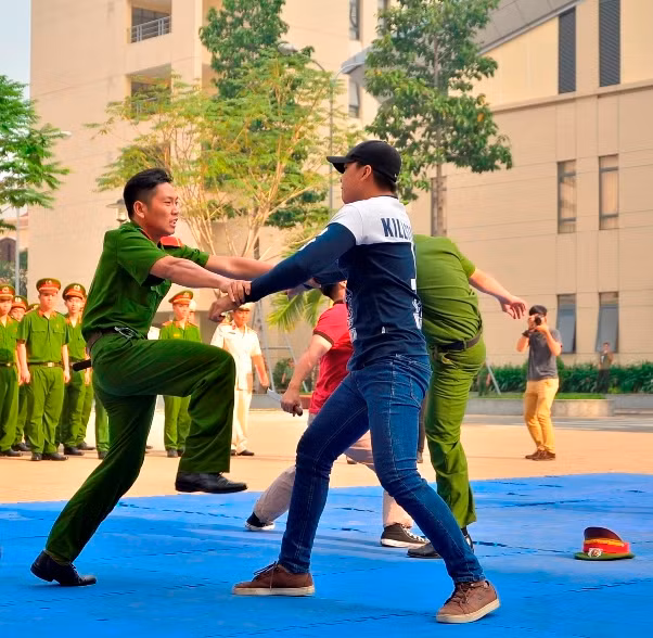Cảnh sát hình sự đặc nhiệm Công an TP. Hồ Chí Minh luyện tập trấn áp tội phạm. (hình minh họa)