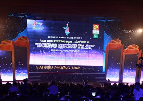 Chương trình Giai điệu Phương Nam lần thứ 45 với chủ đề “Đường chúng ta đi”.