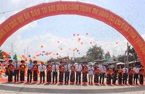 Lễ thông xe toàn tuyến dự án mở rộng QL1 qua Thừa Thiên- Huế.