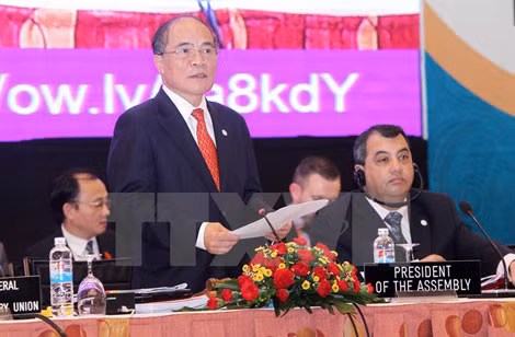 Chủ tịch Quốc hội Việt Nam Nguyễn Sinh Hùng đã được Đại hội đồng nhất trí bầu làm Chủ tịch Đại hội đồng Liên minh Nghị viện Thế giới 132 (IPU-132). (ảnh: TTXVN).