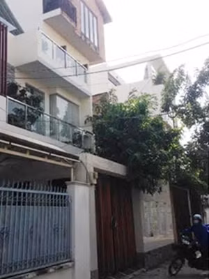 2 căn biệt thự bị trộm đột nhập trong cùng một đêm.