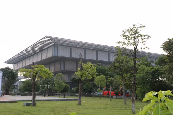 Bảo tàng Hà Nội mới nằm trong khuôn viên Trung tâm Hội Nghị Quốc Gia.