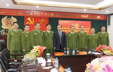 Thứ trưởng Lê Quý Vương, Thứ trưởng Nguyễn Văn Thành và các đại biểu tại buổi làm việc.