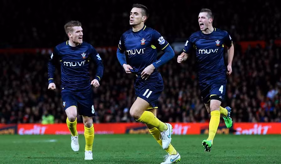 Nhất kích của Southampton khiến Quỷ Đỏ gục ngã ngay trên sân nhà.